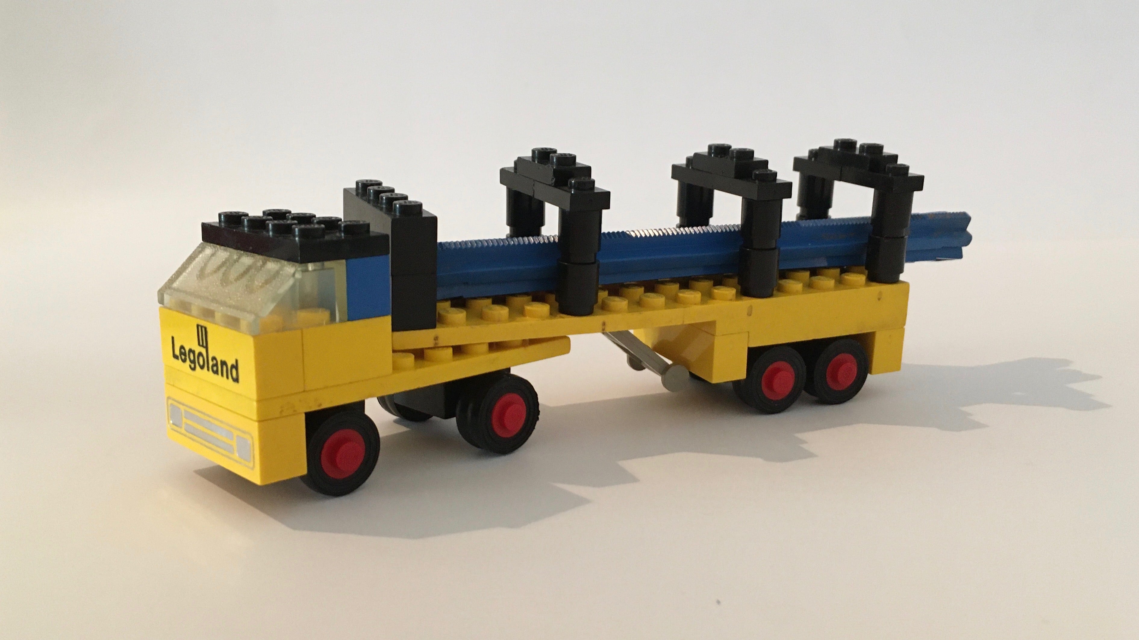 LEGO LEGOLAND 647 - Lorry with Rails With instructions - No box - Authentic LEGO Set Main Image