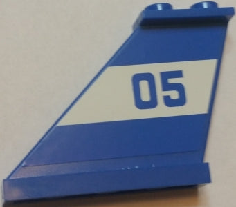 LEGO 2340pb062L Tail 4 x 1 x 3 with  &#39;05&#39; on White Background Pattern on Left Side (Sticker) - Set 60045 - Main Product Image