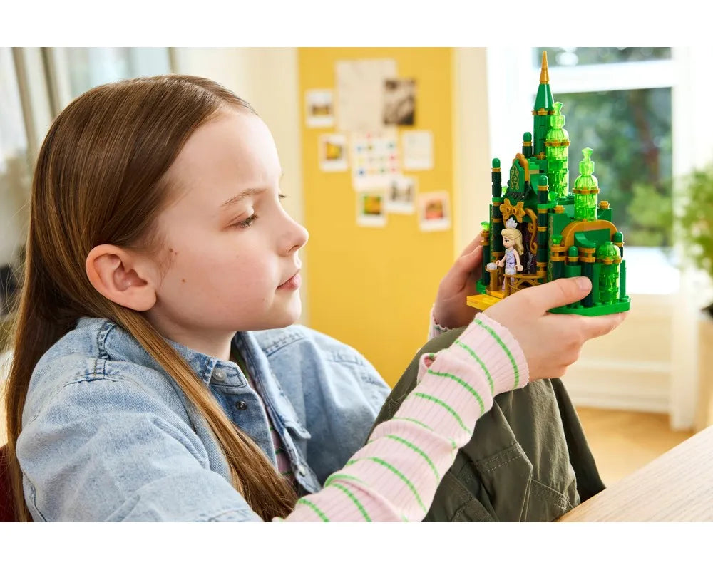 LEGO Wicked 75689 - Emerald City & Kiamo Ko Castle - Authentic LEGO Set Image 5