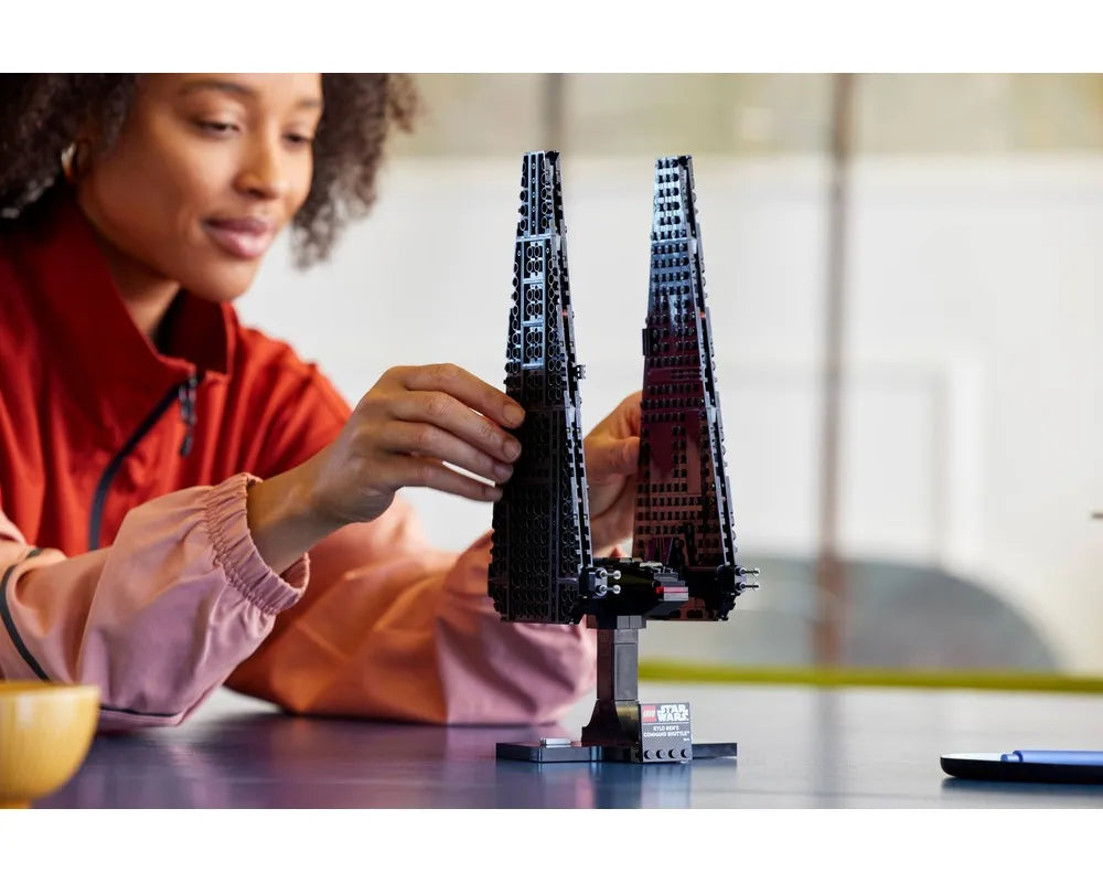 LEGO Star Wars 75406 - Kylo Ren's Command Shuttle - Authentic LEGO Set Image 6
