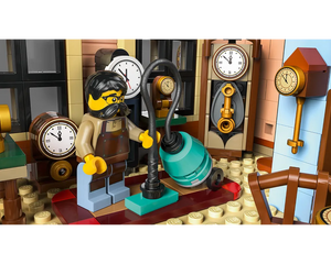 LEGO Creator 10350 - Tudor Corner - Authentic LEGO Set Image 4