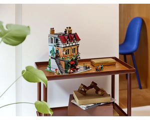 LEGO Creator 10350 - Tudor Corner - Authentic LEGO Set Image 9
