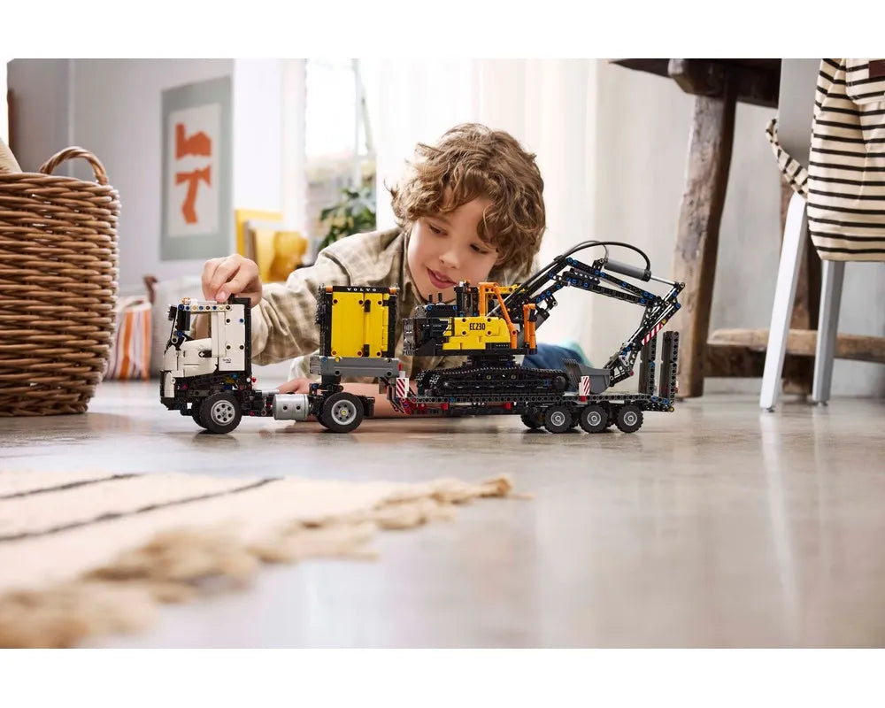 LEGO Technic 42175 - Volvo FMX Truck & EC230 Electric Excavator - Authentic LEGO Set Image 11