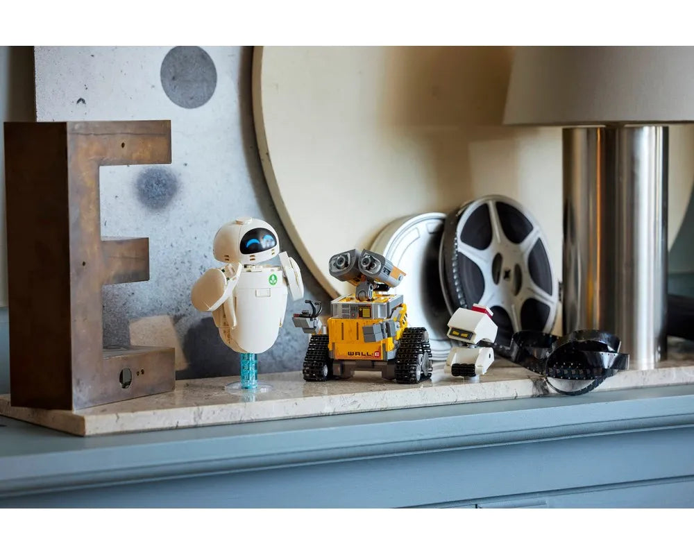 LEGO Disney 43279 - WALL-E and EVE - Authentic LEGO Set Image 11