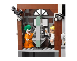 LEGO Super Heroes 70912 - Arkham Asylum - Authentic LEGO Set Image 8