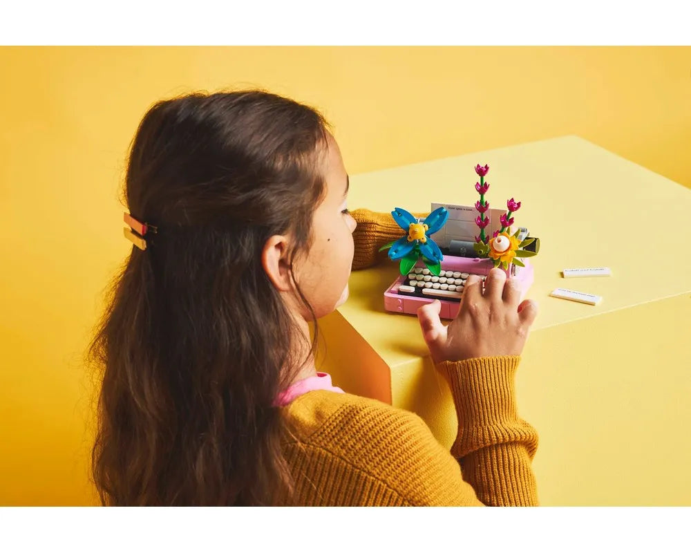 LEGO Creator 31169 - Typewriter with Flowers - Authentic LEGO Set Image 8