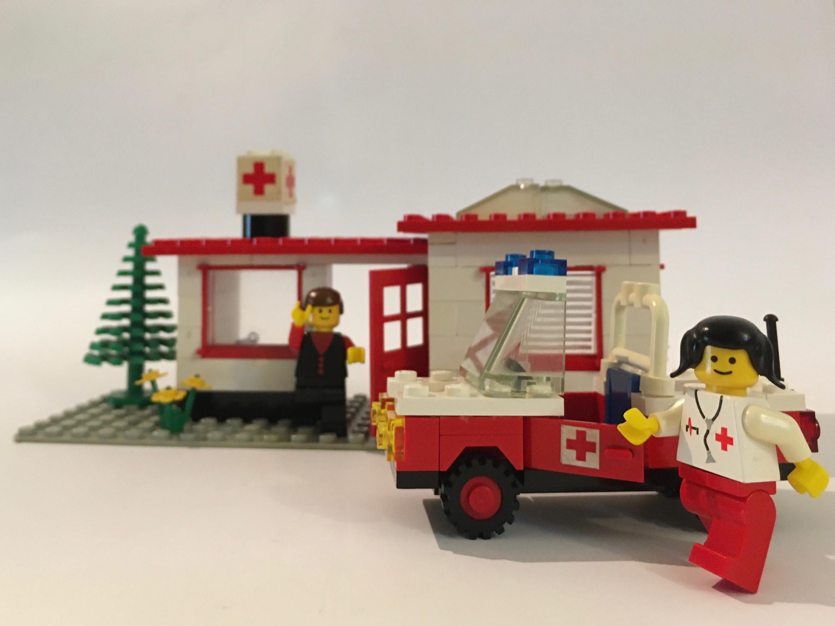 LEGO City 6364 - Paramedic Unit With instructions - No box - Authentic LEGO Set Main Image