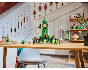 LEGO Wicked 75684 - Welcome to Emerald City - Authentic LEGO Set Image 4