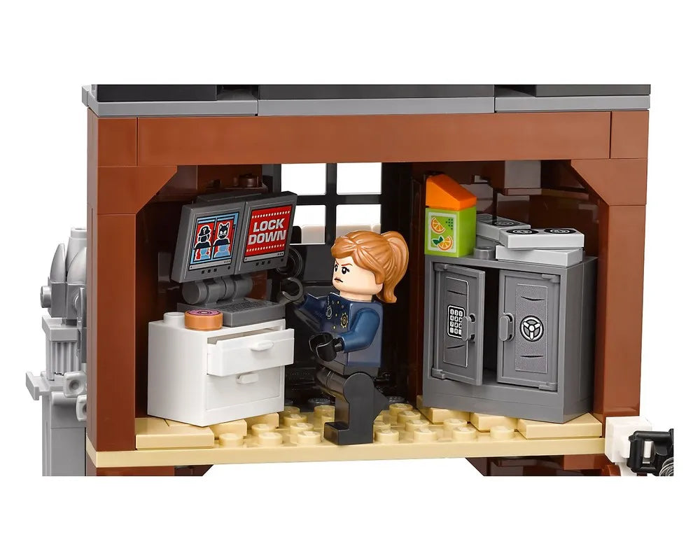 LEGO Super Heroes 70912 - Arkham Asylum - Authentic LEGO Set Image 27