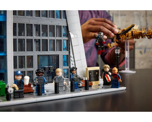 LEGO Super Heroes 76269 - Avengers Tower - Authentic LEGO Set Image 16