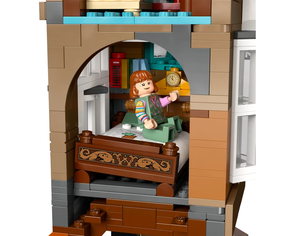 LEGO Harry Potter 76437 - The Burrow - Collectors' Edition - Authentic LEGO Set Image 7