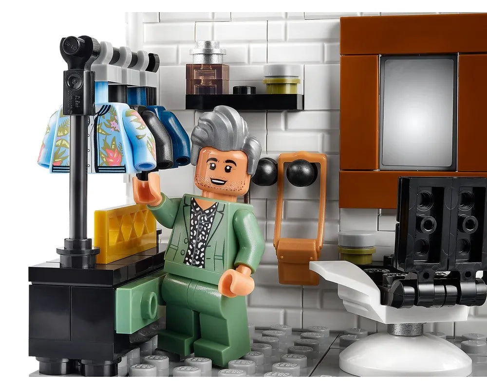 LEGO Creator 10291 - Queer Eye – The Fab 5 Loft - Authentic LEGO Set Image 15