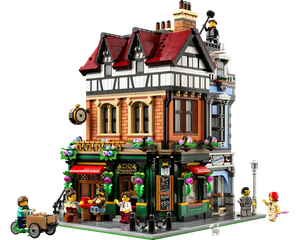LEGO Creator 10350 - Tudor Corner - Authentic LEGO Set Image 3