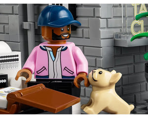 LEGO Creator 10291 - Queer Eye – The Fab 5 Loft - Authentic LEGO Set Image 9