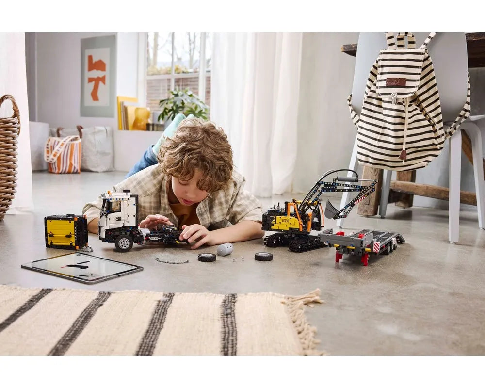 LEGO Technic 42175 - Volvo FMX Truck & EC230 Electric Excavator - Authentic LEGO Set Image 12