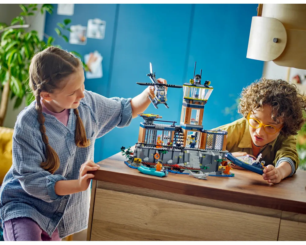 LEGO City 60419 - Police Prison Island - Authentic LEGO Set Image 9