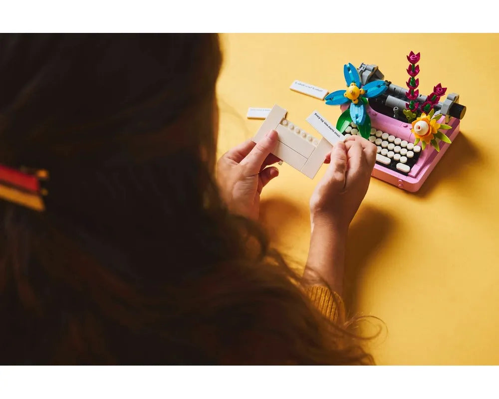 LEGO Creator 31169 - Typewriter with Flowers - Authentic LEGO Set Image 9