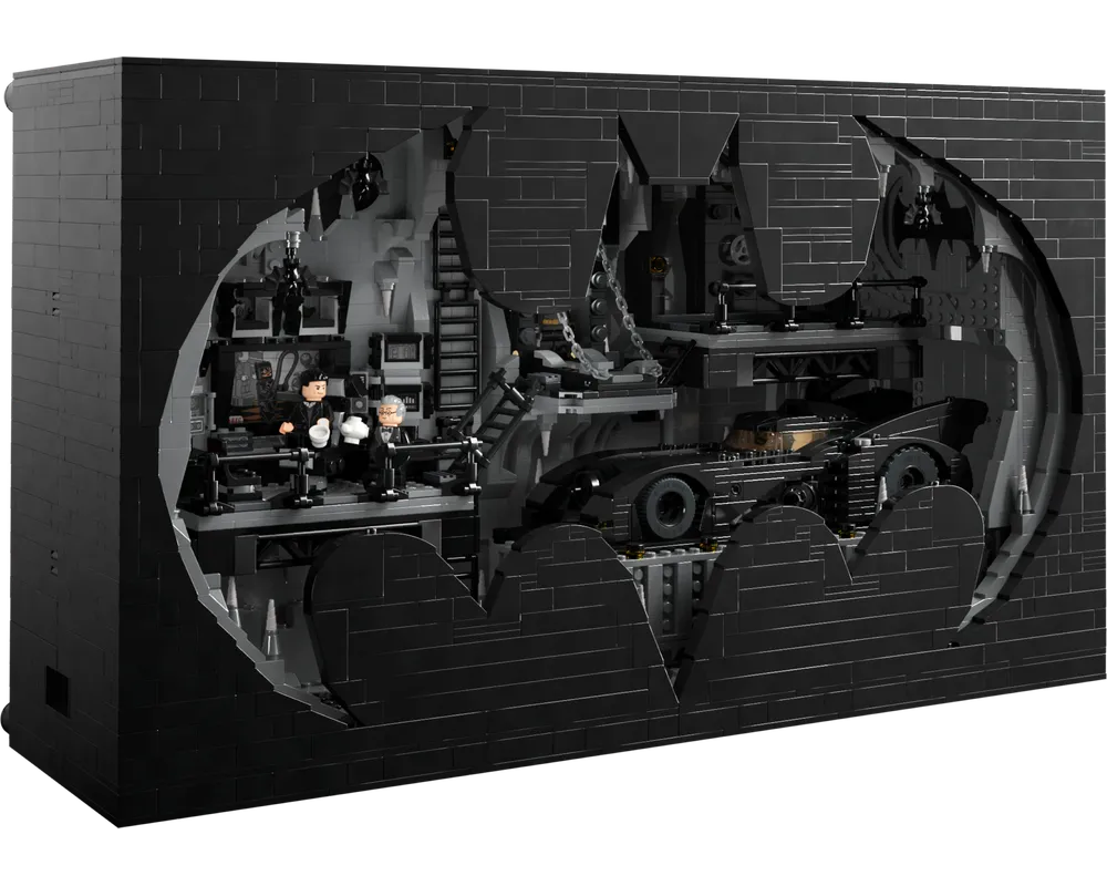 LEGO Super Heroes 76252 - Batcave - Shadow Box - Authentic LEGO Set Image 2