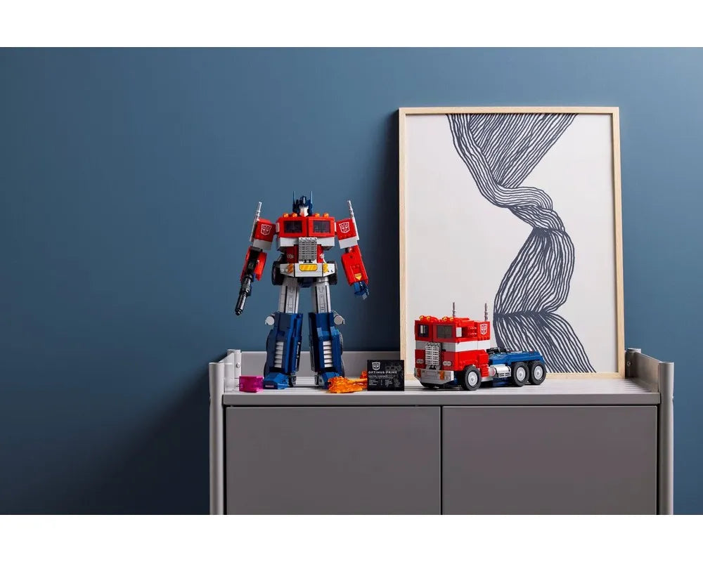 LEGO Creator 10302 - Optimus Prime - Authentic LEGO Set Image 3