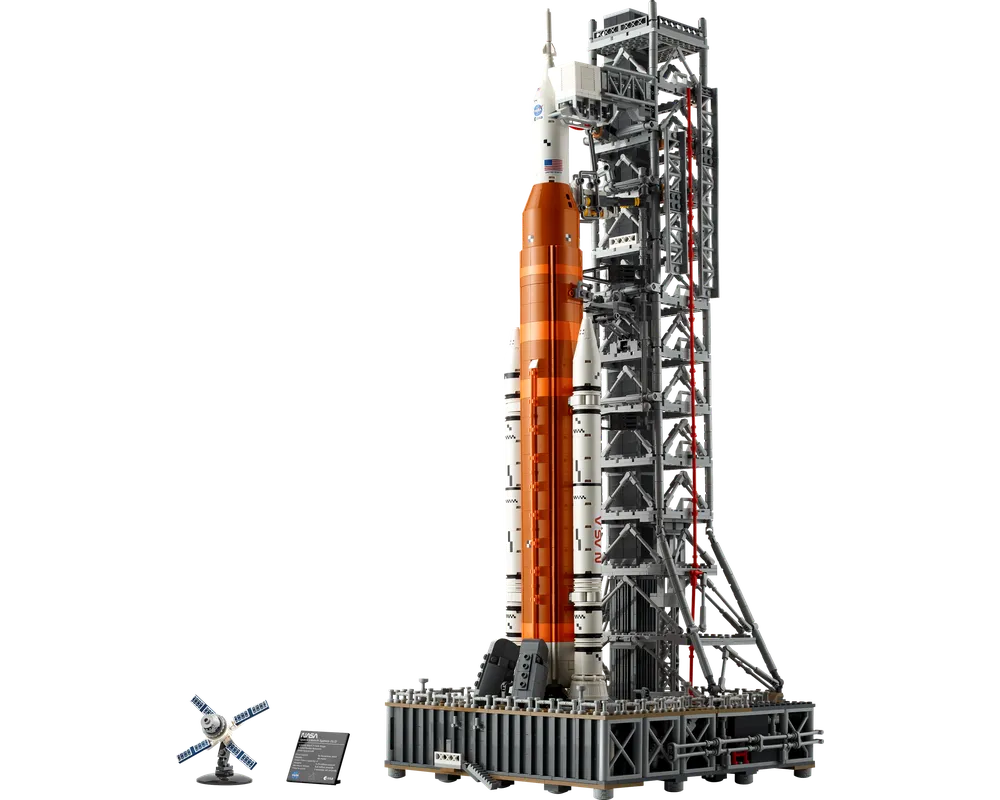 LEGO Creator 10341 - NASA Artemis Space Launch System - Authentic LEGO Set Image 2