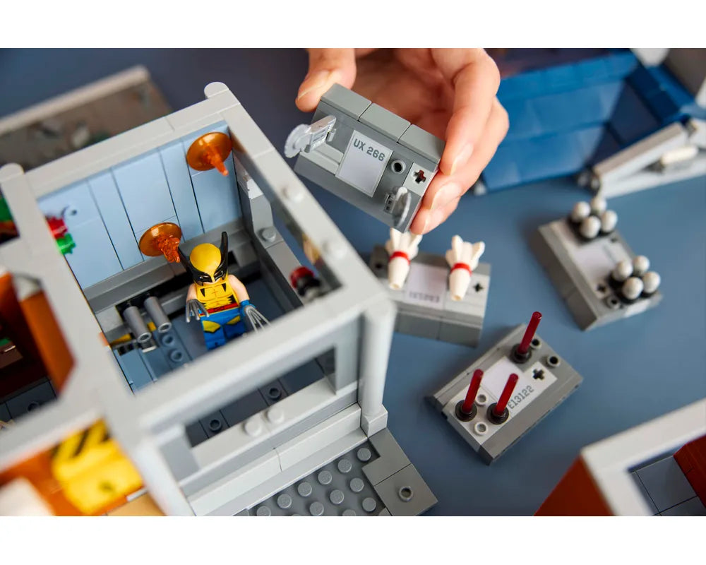 LEGO Super Heroes 76294 - X-Men: The X-Mansion - Authentic LEGO Set Image 15