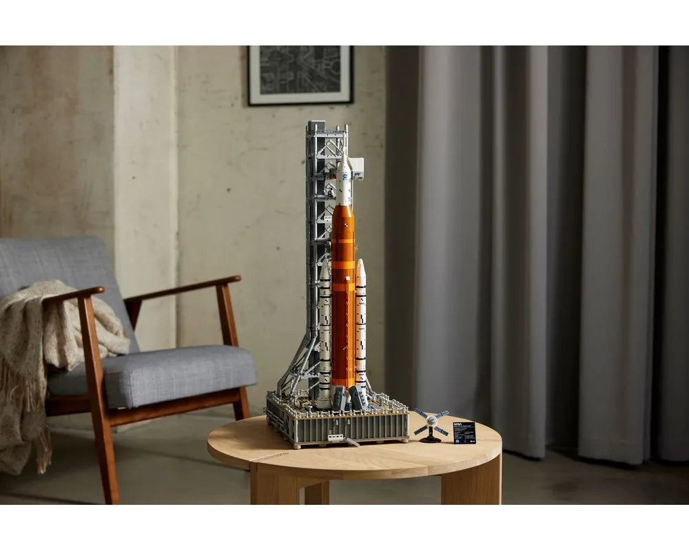 LEGO Creator 10341 - NASA Artemis Space Launch System - Authentic LEGO Set Image 3