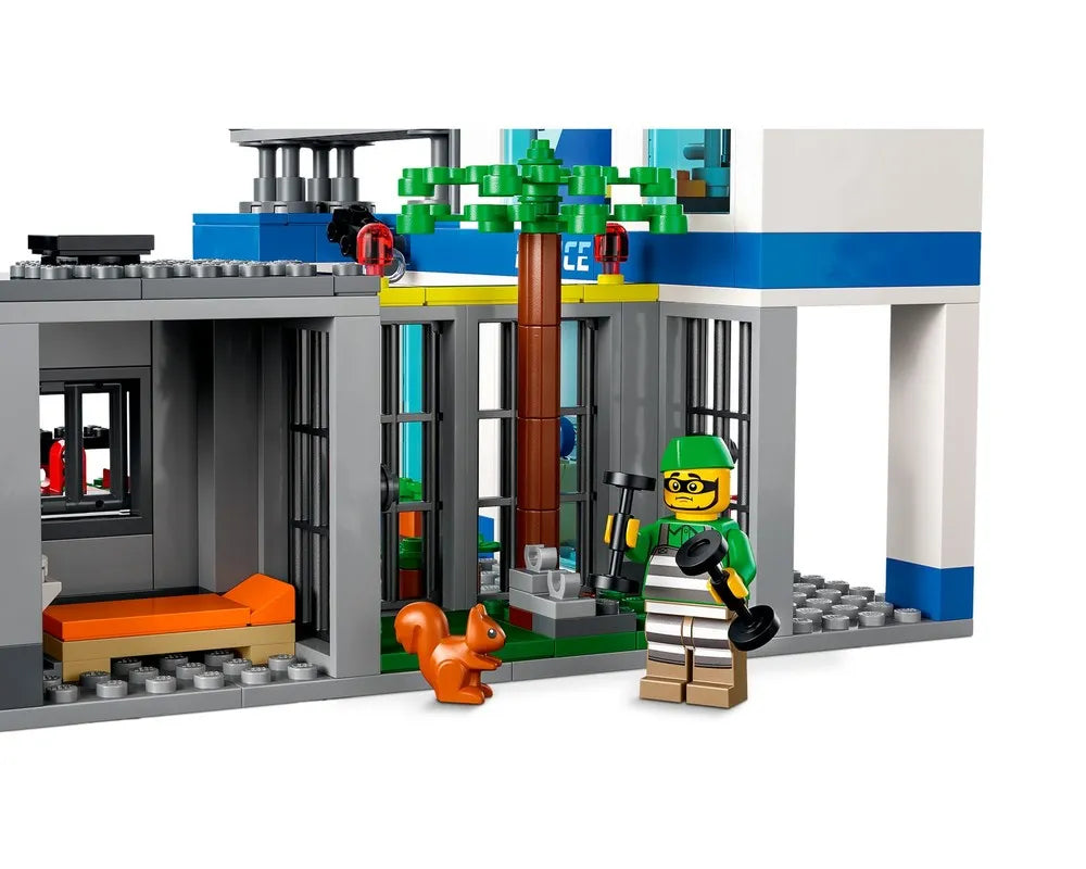 LEGO City 60316 - Police Station - Authentic LEGO Set Image 5