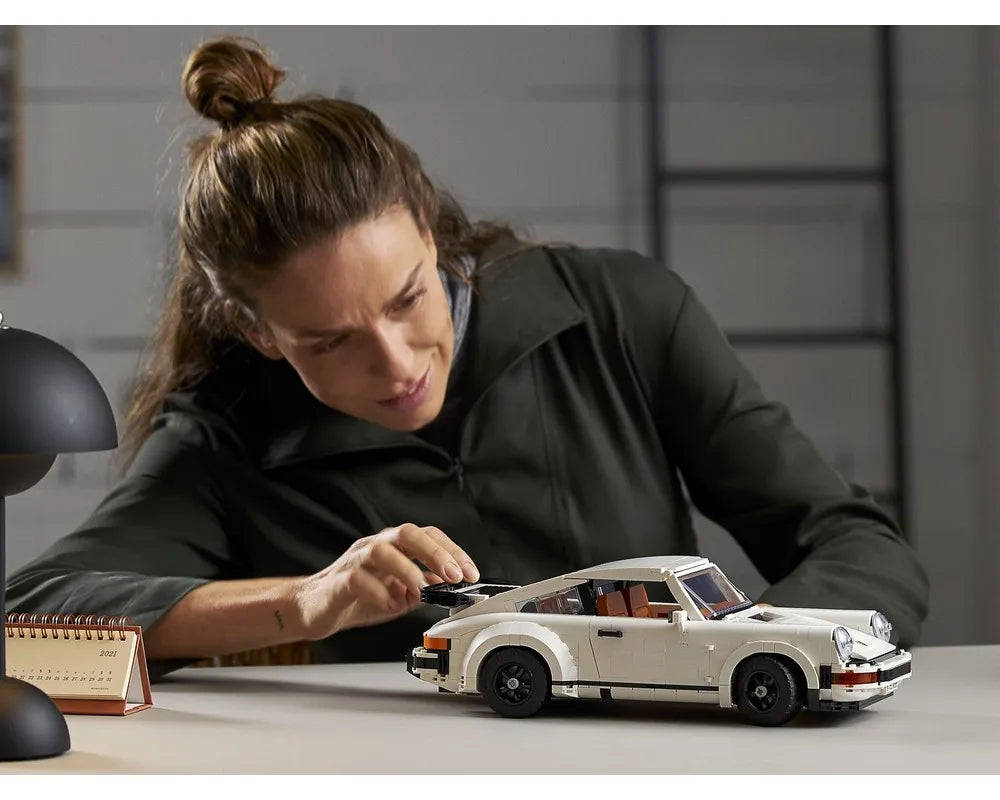 LEGO Creator 10295 - Porsche 911 - Authentic LEGO Set Image 17