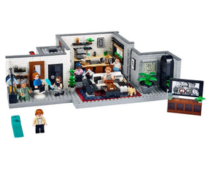 LEGO Creator 10291 - Queer Eye – The Fab 5 Loft - Authentic LEGO Set Image 2