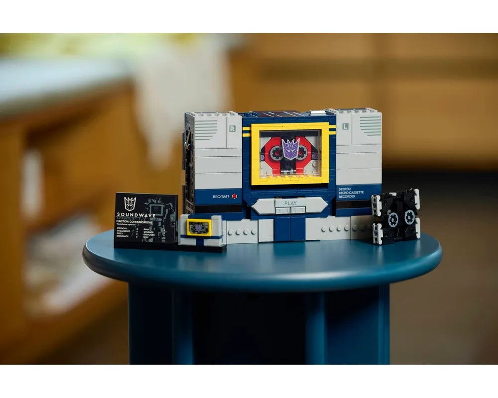 LEGO LEGO Ideas &#40;CUUSOO&#41; 10358 - Soundwave - Authentic LEGO Set Image 15