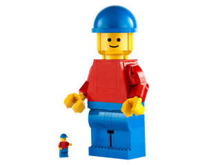 LEGO Sculptures 40649 - Up-Scaled LEGO Minifigure - Authentic LEGO Set Image 2