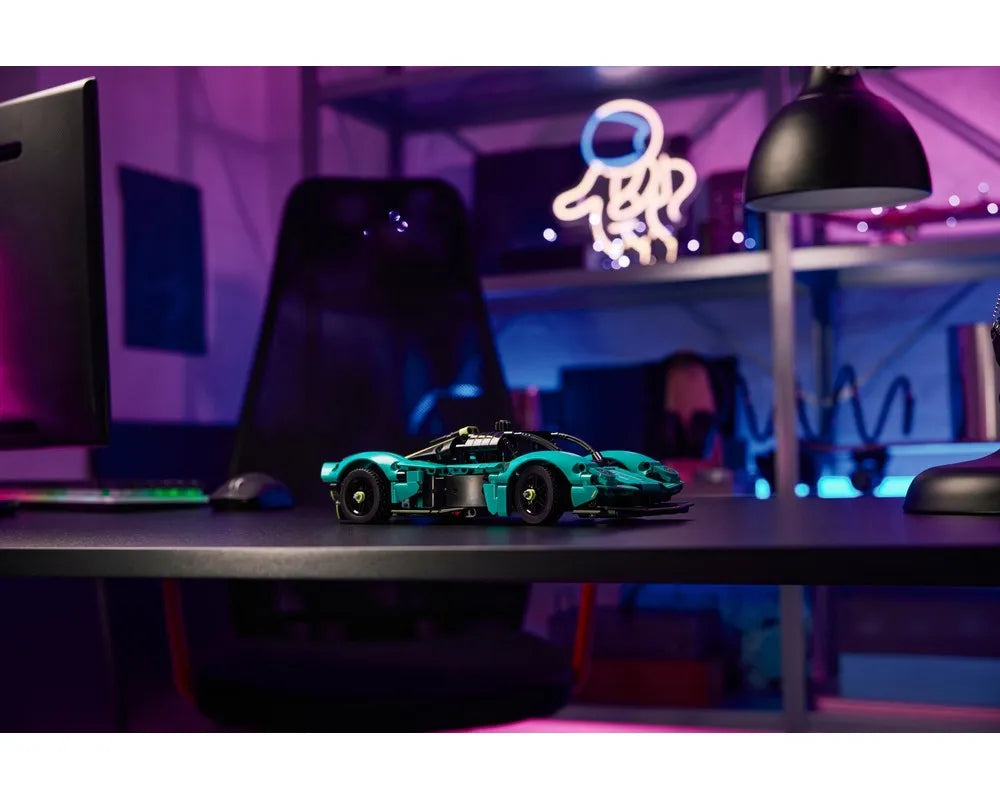 LEGO Technic 42208 - Aston Martin Valkyrie - Authentic LEGO Set Image 16