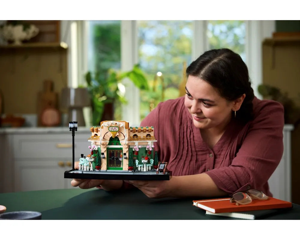 LEGO Creator 10362 - French Café {Cafe} - Authentic LEGO Set Image 8