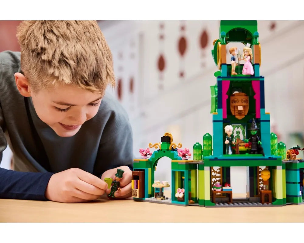 LEGO Wicked 75684 - Welcome to Emerald City - Authentic LEGO Set Image 12