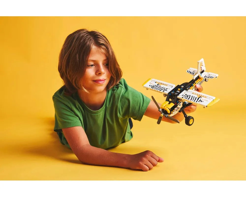 LEGO Technic 42198 - Bush Plane - Authentic LEGO Set Image 7