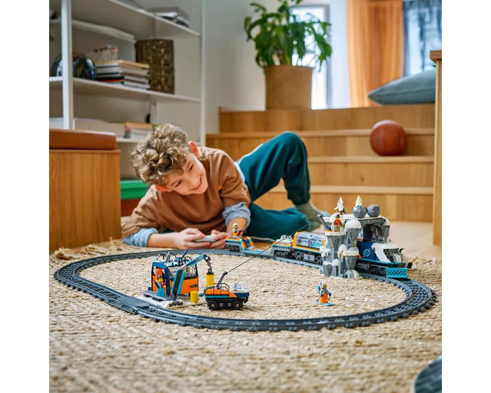 LEGO City 60470 - Explorers' Arctic Polar Express Train - Authentic LEGO Set Image 17