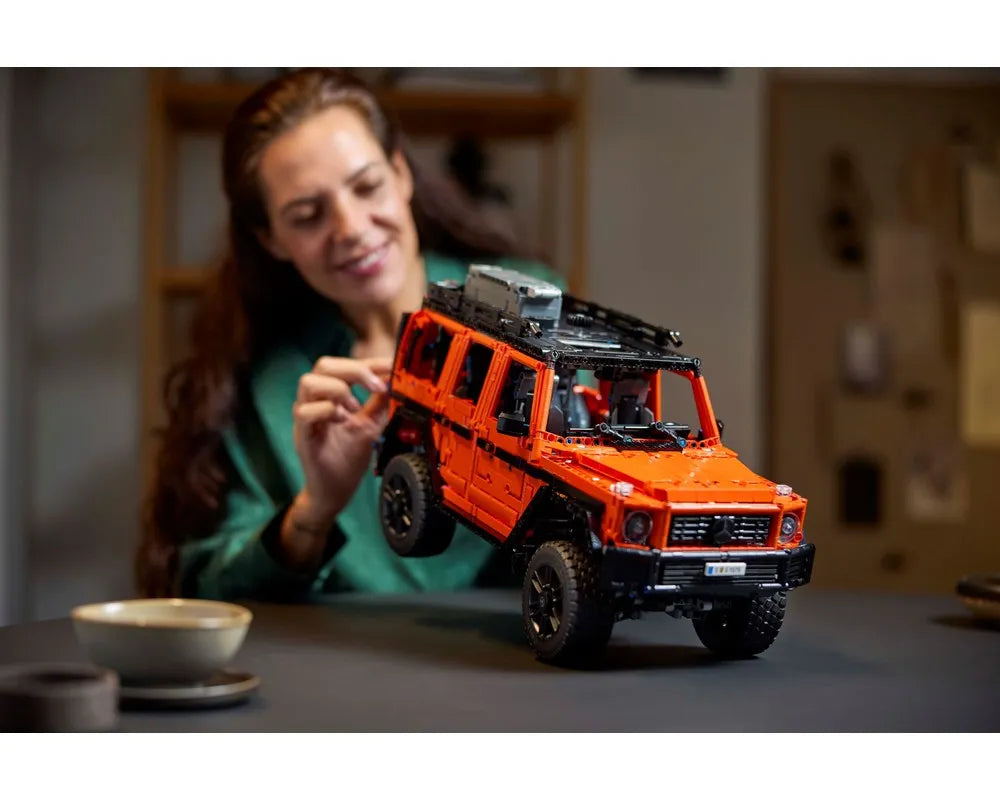 LEGO Technic 42177 - Mercedes-Benz G 500 PROFESSIONAL Line - Authentic LEGO Set Image 5