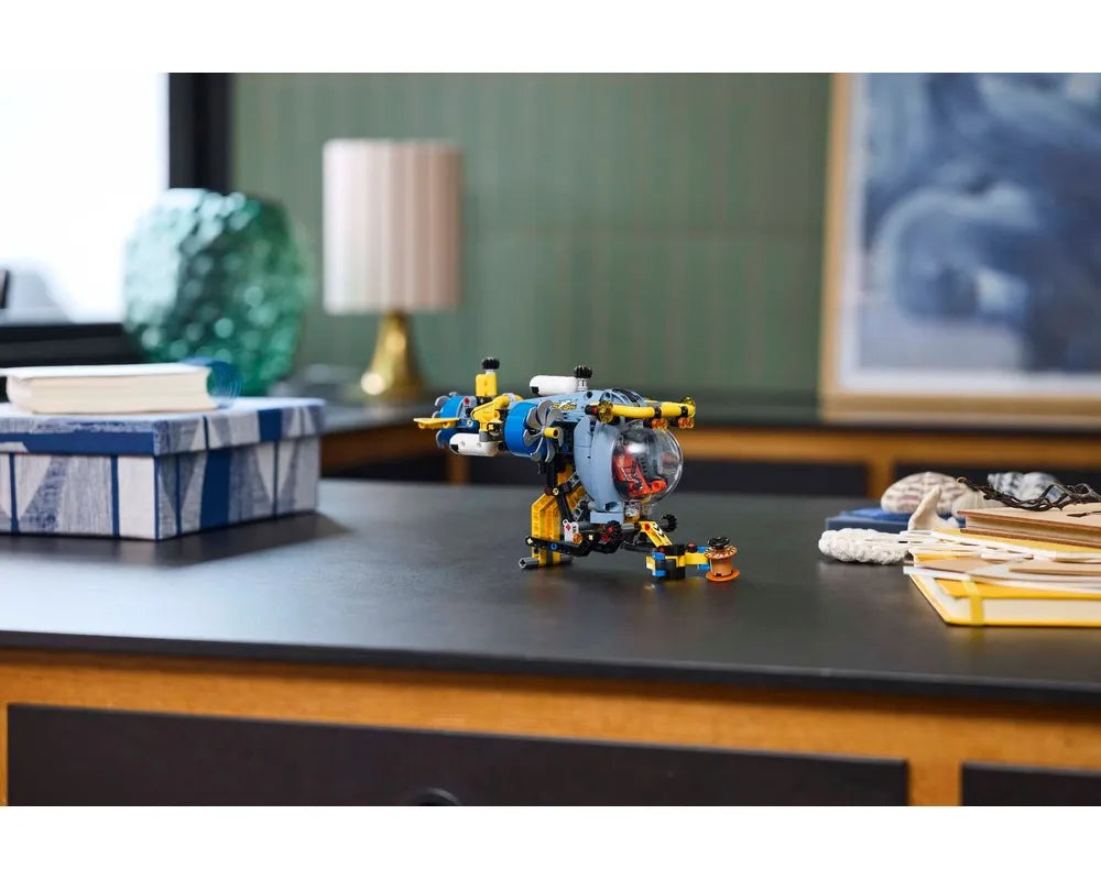 LEGO Technic 42201 - Deep-Sea Research Submarine - Authentic LEGO Set Image 13