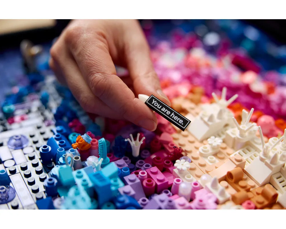 LEGO Art 31212 - The Milky Way Galaxy - Authentic LEGO Set Image 11