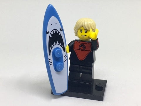 LEGO Collectible Minifigures col17 - Pro Surfer, Series 17 (Complete Set with Stand and Accessories) - Authentic LEGO Set Main Image