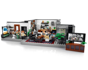 LEGO Creator 10291 - Queer Eye – The Fab 5 Loft - Authentic LEGO Set Image 8