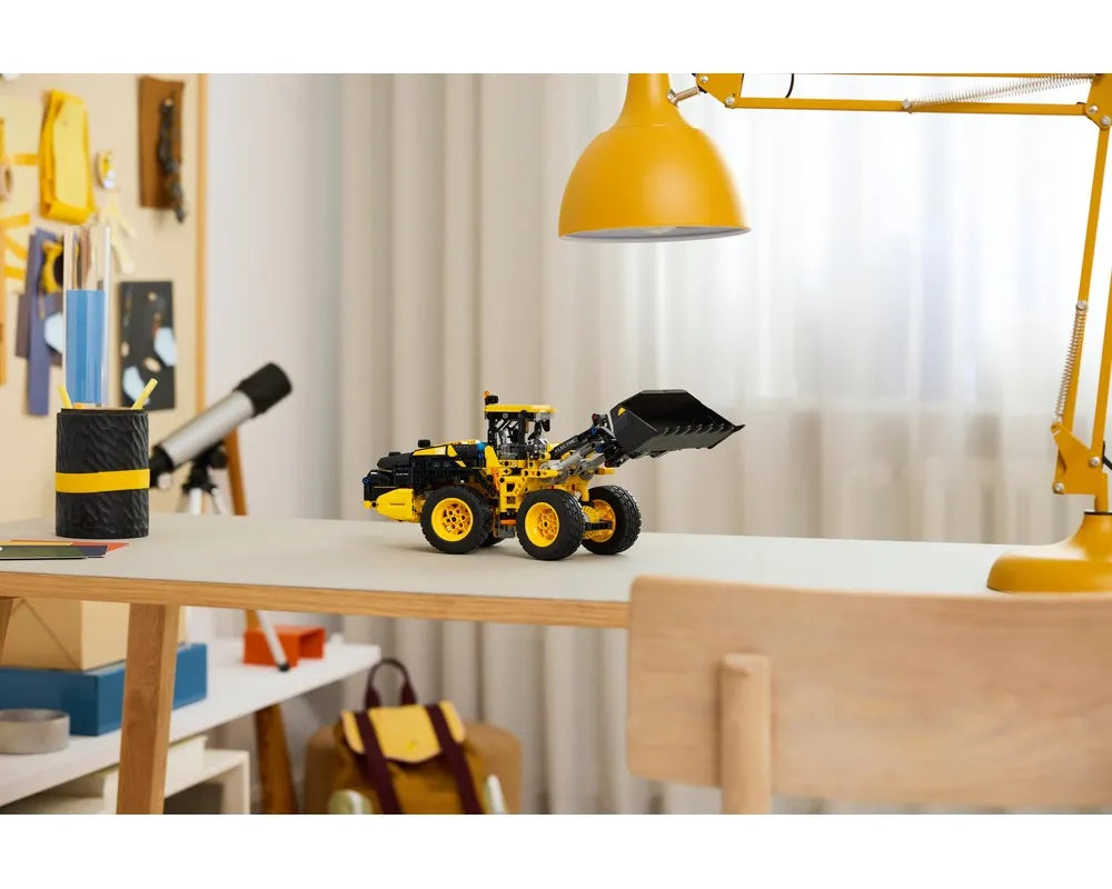LEGO Technic 42209 - Volvo L120 Electric Wheel Loader - Authentic LEGO Set Image 24