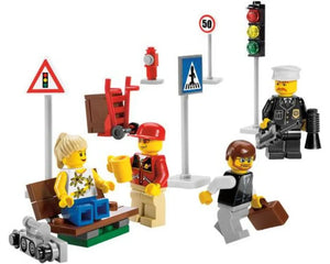 LEGO City 8401 - City Minifigure Collection - Authentic LEGO Set Image 3