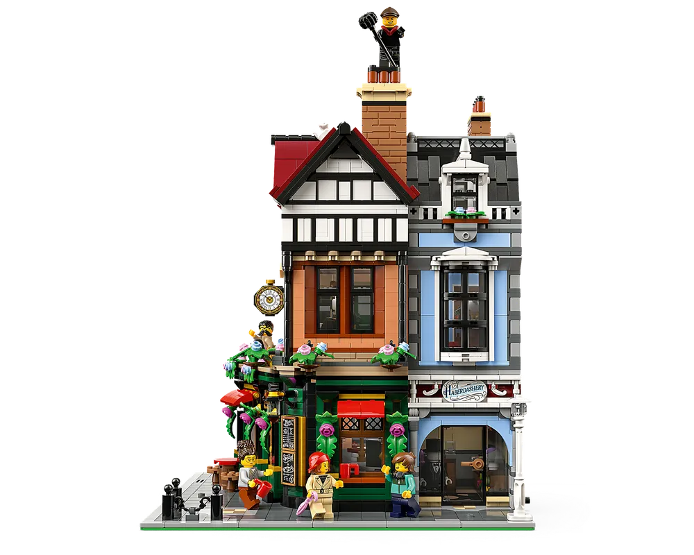 LEGO Creator 10350 - Tudor Corner - Authentic LEGO Set Image 7