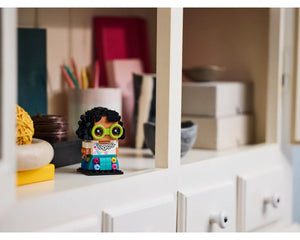 =LEGO BrickHeadz 40753 - Mirabel Madrigal - Authentic LEGO Set Image 3