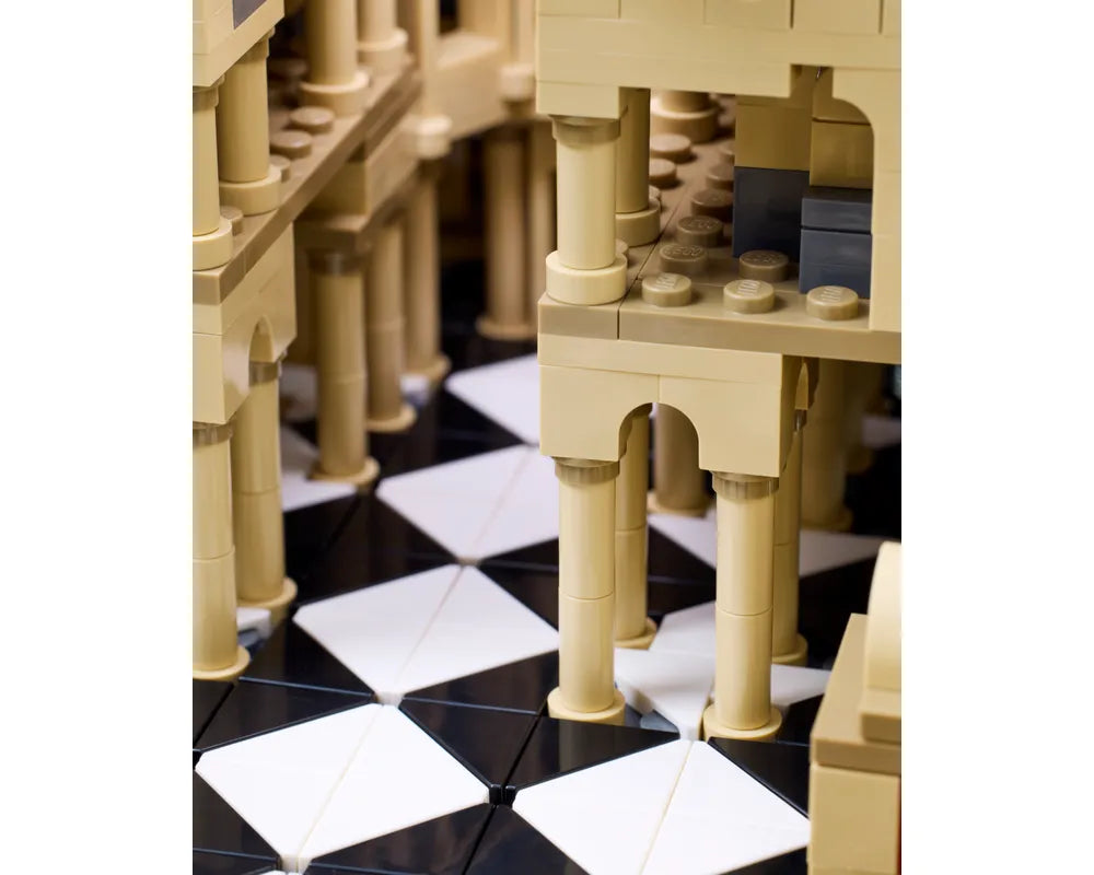 LEGO Architecture 21061 - Notre-Dame de Paris - Authentic LEGO Set Image 3