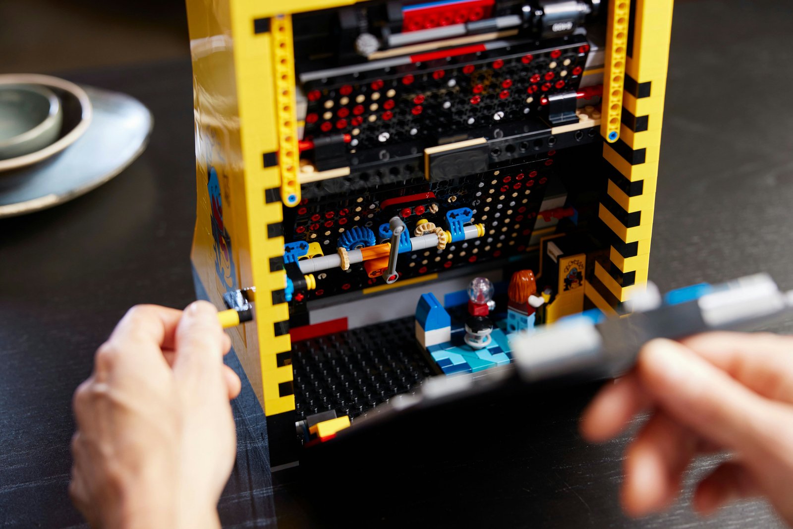 LEGO Creator 10323 - PAC-MAN Arcade - Authentic LEGO Set Image 14