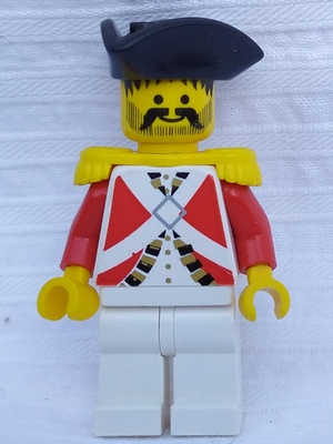 LEGO Minifigure pi065 Imperial Guard Officer, with black tricorn hat, yellow head, beard, red jacket, white cross straps, gold epaulets, white legs.