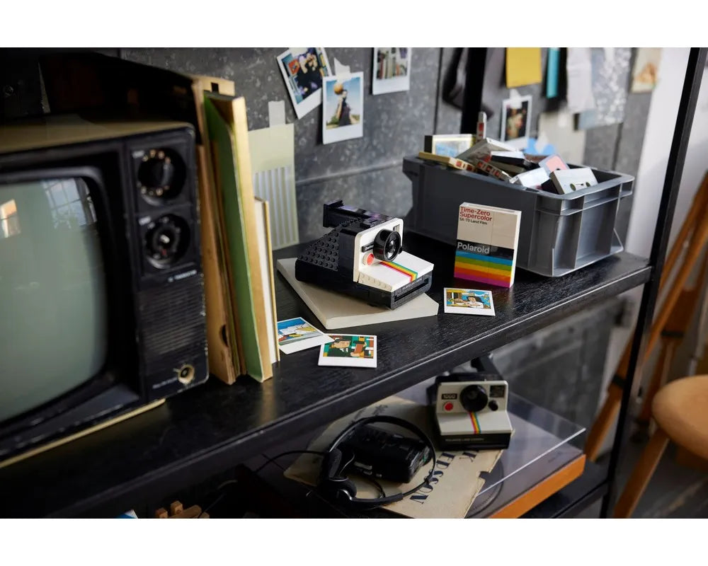 LEGO LEGO Ideas &#40;CUUSOO&#41; 21345 - Polaroid OneStep SX-70 Camera - Authentic LEGO Set Image 4
