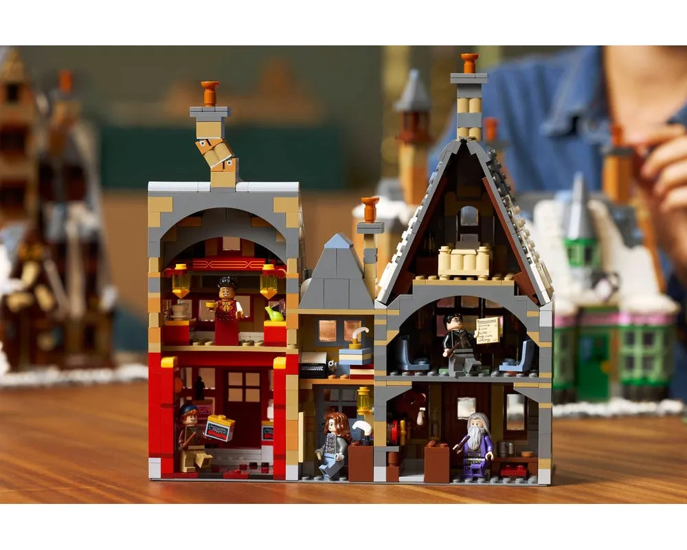 LEGO Harry Potter 76457 - Hogsmeade Village - Collectors' Edition - Authentic LEGO Set Image 13